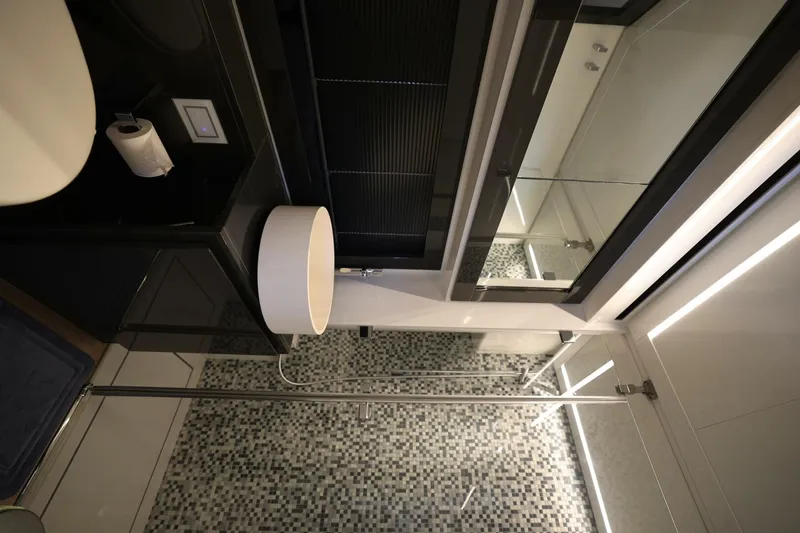 Slide: The Image of 2017 PERSHING 70 GUEST HEAD 2017 PERSHING 70 GUEST HEAD - 4447506