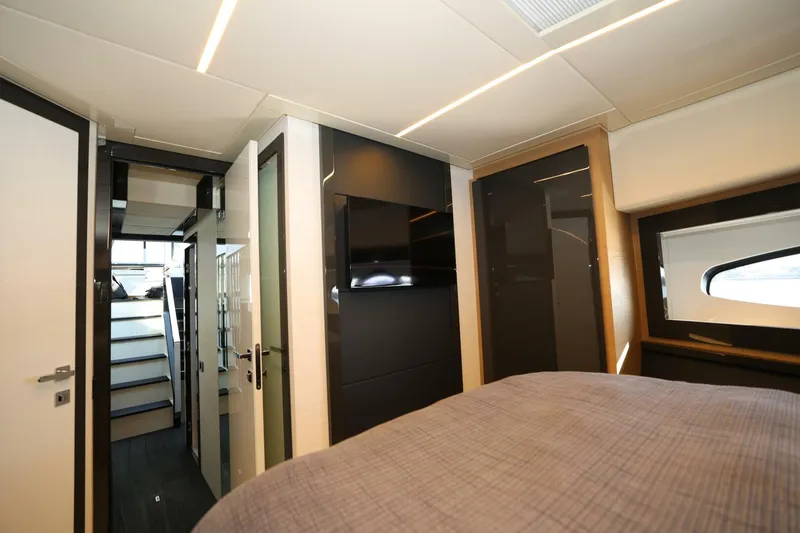 Slide: The Image of 2017 PERSHING 70 VIP CABIN 2 2017 PERSHING 70 VIP CABIN 2 - 4447541