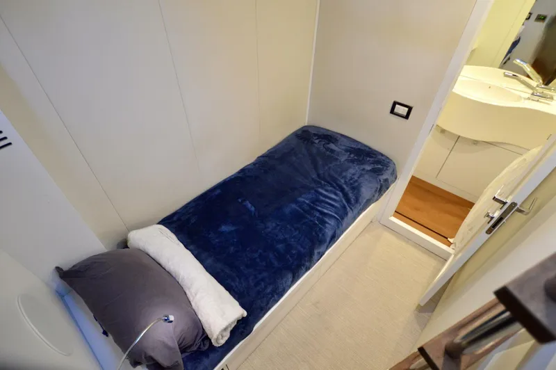 Slide: The Image of 2017 PERSHING 70 CREW QUARTER 2017 PERSHING 70 CREW QUARTER - 4447458