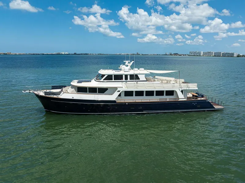 Slide: The Image of Marlow 97 Explorer 2011 - 4452085