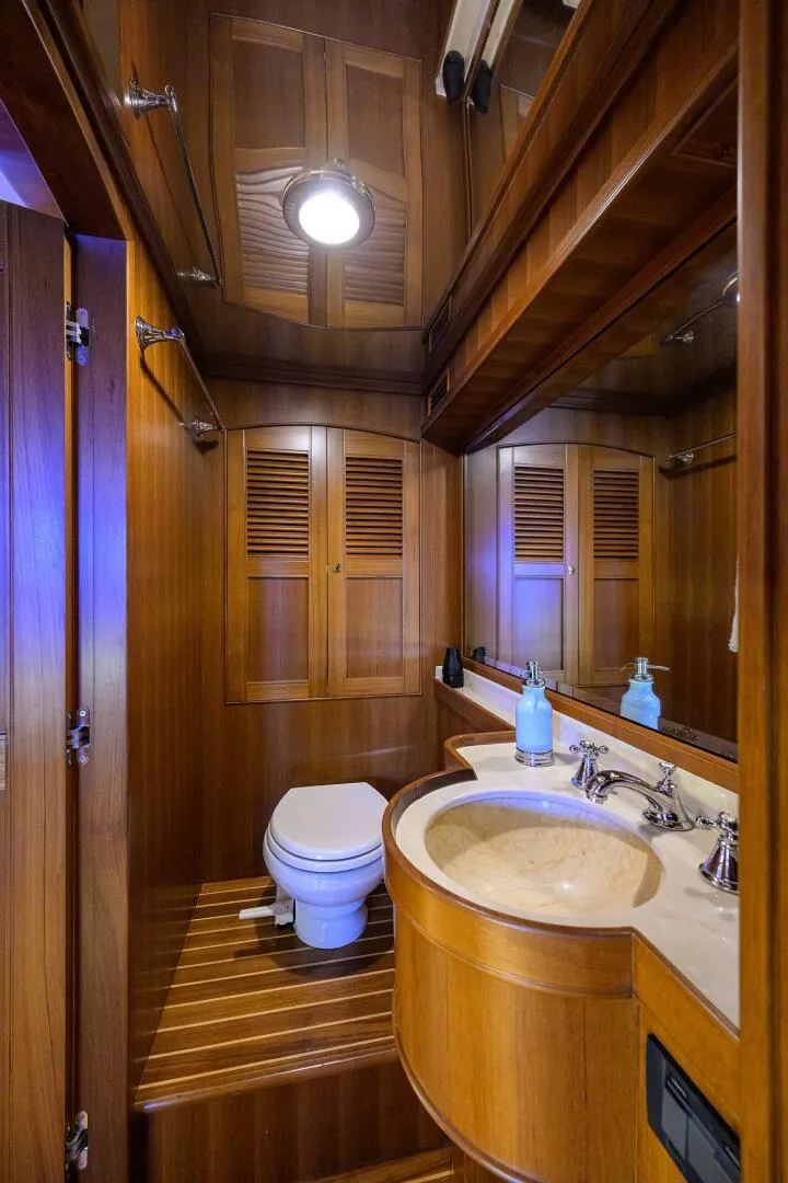 Slide: The Image of Marlow 97 Explorer 2011 - 4452255