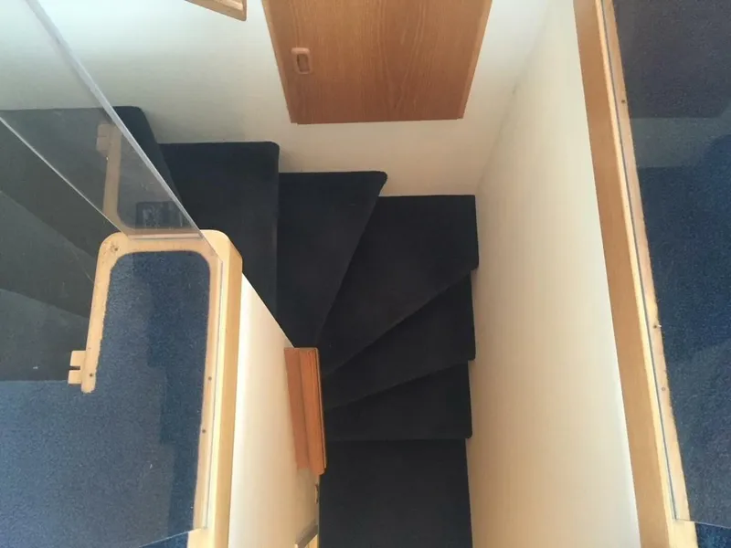 Slide: The Image of Hatteras 70 Cockpit Motor Yacht 1994 - 4452533