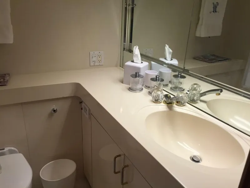 Slide: The Image of Hatteras 70 Cockpit Motor Yacht 1994 - 4452581