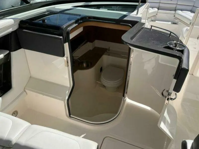 Slide: The Image of Sea Ray 350 SLX 2015 - 4452547
