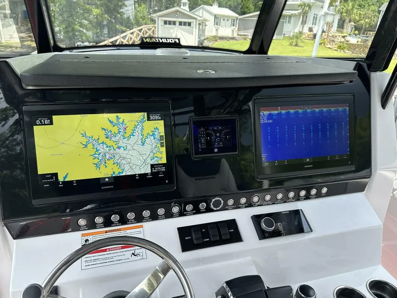 Slide: The Image of Fountain 32 NX 2024 - 4452969