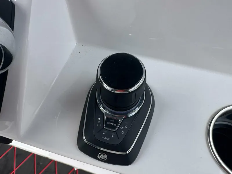 Slide: The Image of Fountain 32 NX 2024 - 4452974