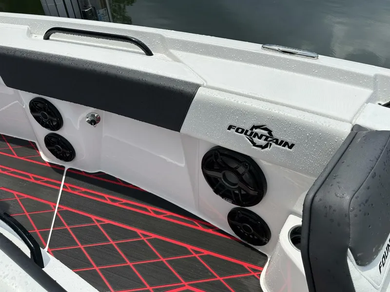 Slide: The Image of Fountain 32 NX 2024 - 4452979