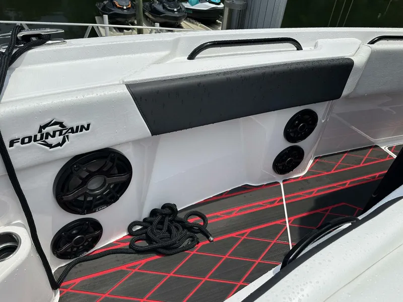 Slide: The Image of Fountain 32 NX 2024 - 4452983