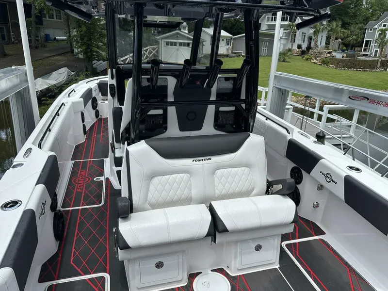 Slide: The Image of Fountain 32 NX 2024 - 4452968