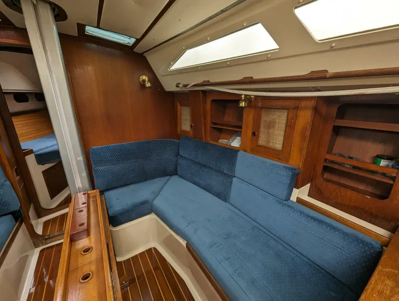 Slide: The Image of Canadian Sailcraft CS36 Merlin 1989 - 4455883