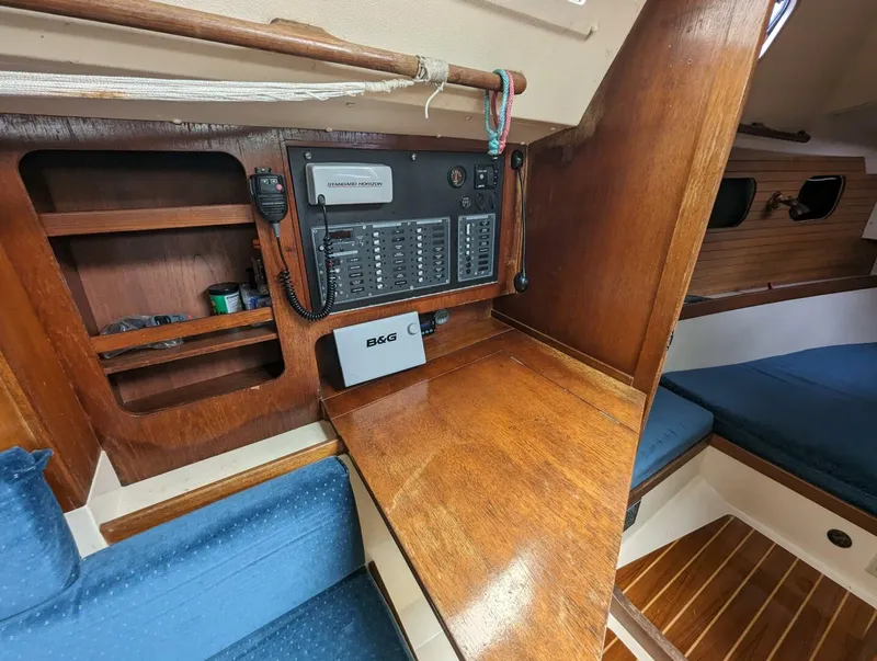 Slide: The Image of Canadian Sailcraft CS36 Merlin 1989 - 4455884