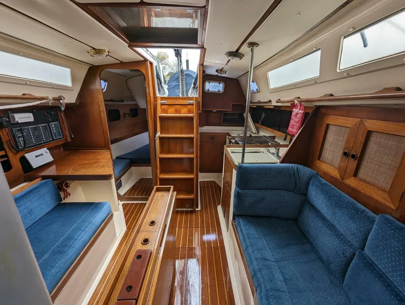 Slide: The Image of Canadian Sailcraft CS36 Merlin 1989 - 4455888