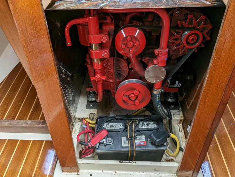 Slide: The Image of Canadian Sailcraft CS36 Merlin 1989 - 4455890