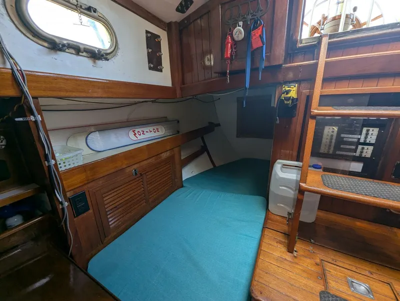 Slide: The Image of Tayana 37 1980 - 4456078