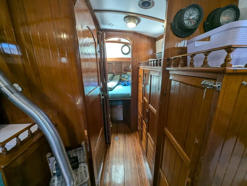 Slide: The Image of Tayana 37 1980 - 4456081