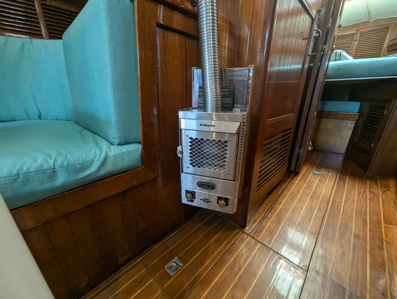 Slide: The Image of Tayana 37 1980 - 4456082