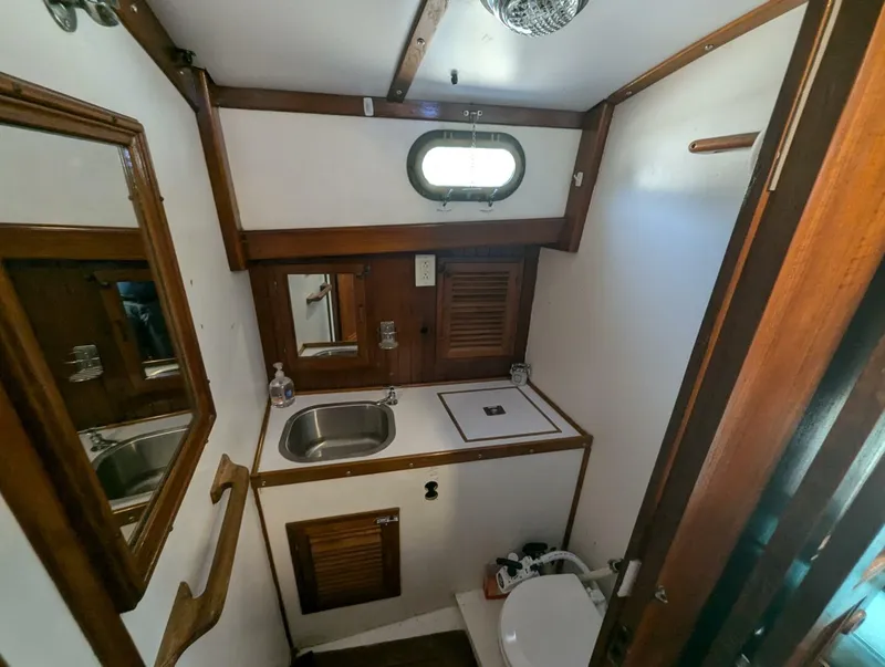 Slide: The Image of Tayana 37 1980 - 4456085