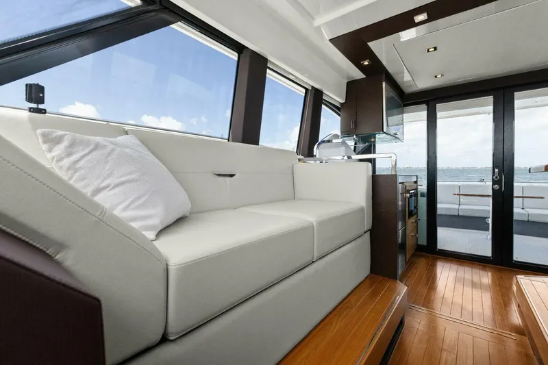 Slide: The Image of Salon - 4457940