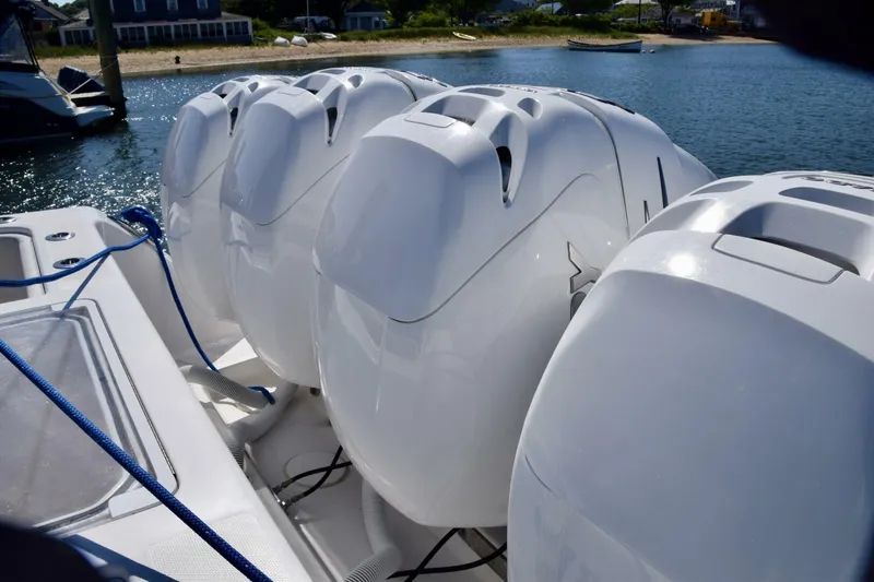 Slide: The Image of Invincible 42 Center Cabin 2018 - 4456940