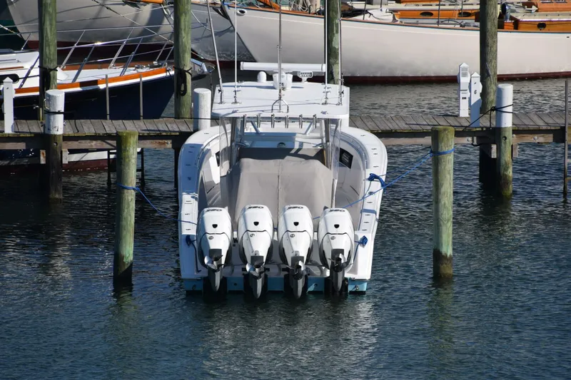 Slide: The Image of Invincible 42 Center Cabin 2018 - 4456964