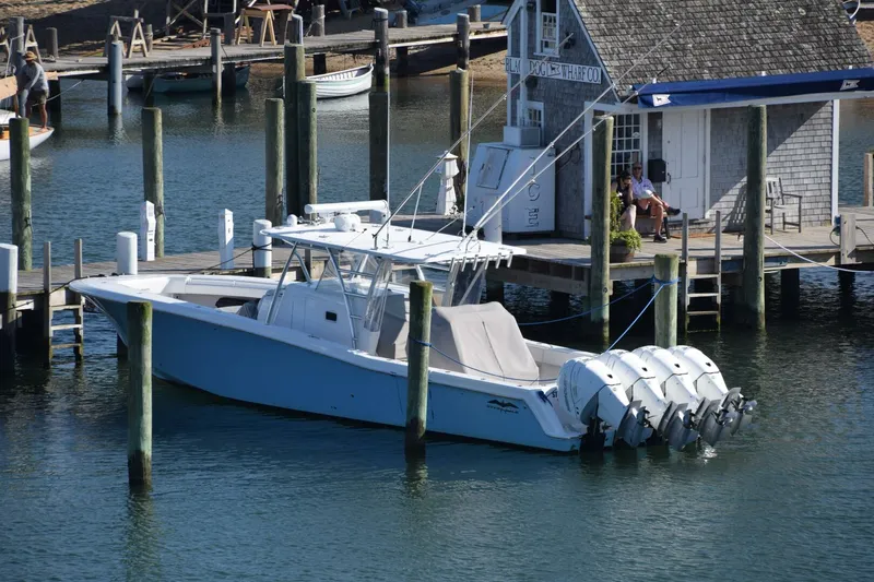 Slide: The Image of Invincible 42 Center Cabin 2018 - 4456966