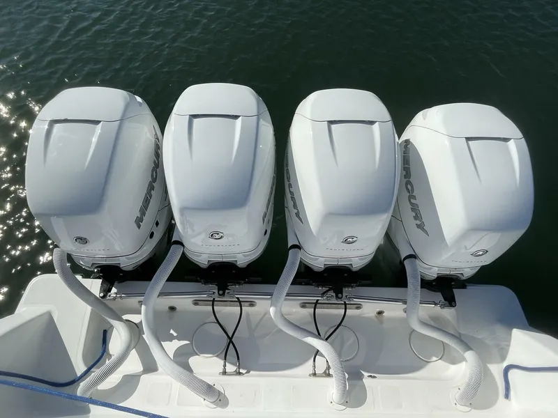 Slide: The Image of Invincible 42 Center Cabin 2018 - 4457019