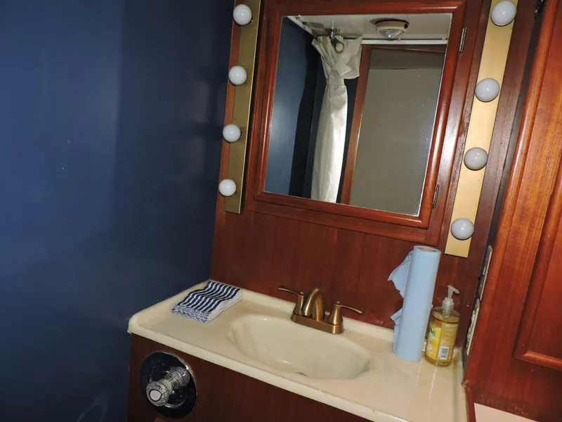 Slide: The Image of 51 Day Head Vanity - 4456898