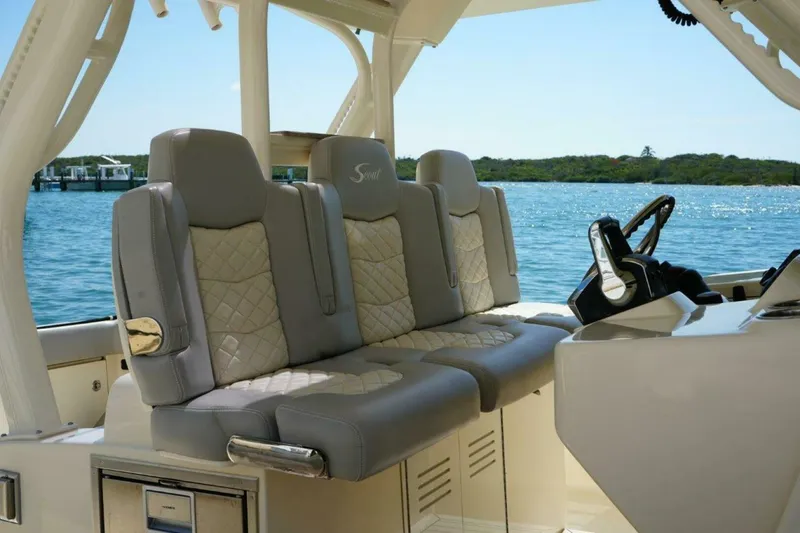 Slide: The Image of Helm Seats 2022 38 LXF Scout - 4457183