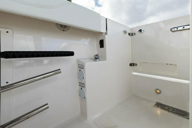 Slide: The Image of Gunnel Rod Storage - 4467079