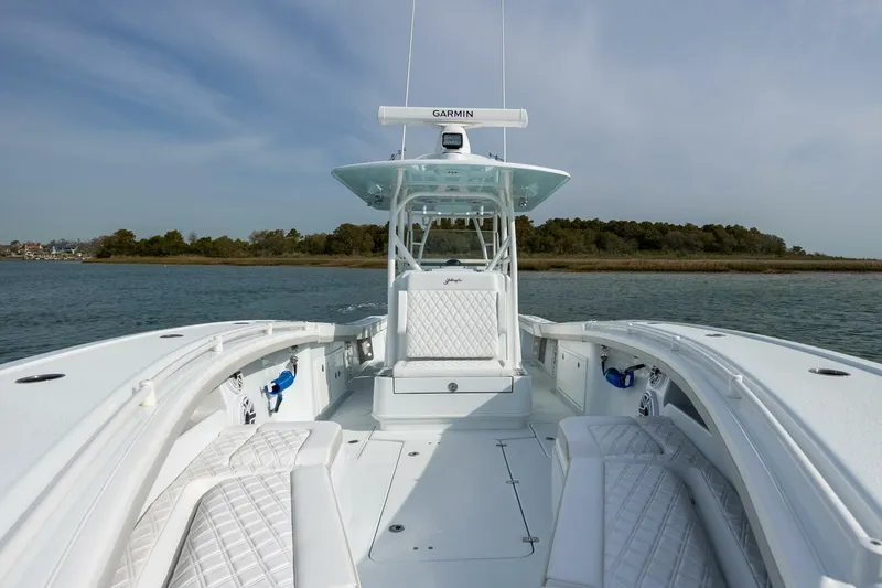 Slide: The Image of Yellowfin 34 Offshore 2025 - 5198132