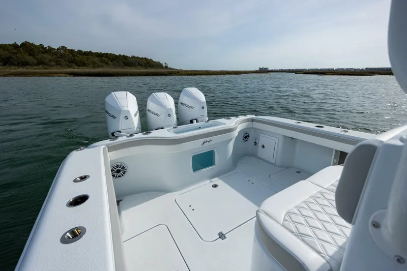 Slide: The Image of Yellowfin 34 Offshore 2025 - 5198074