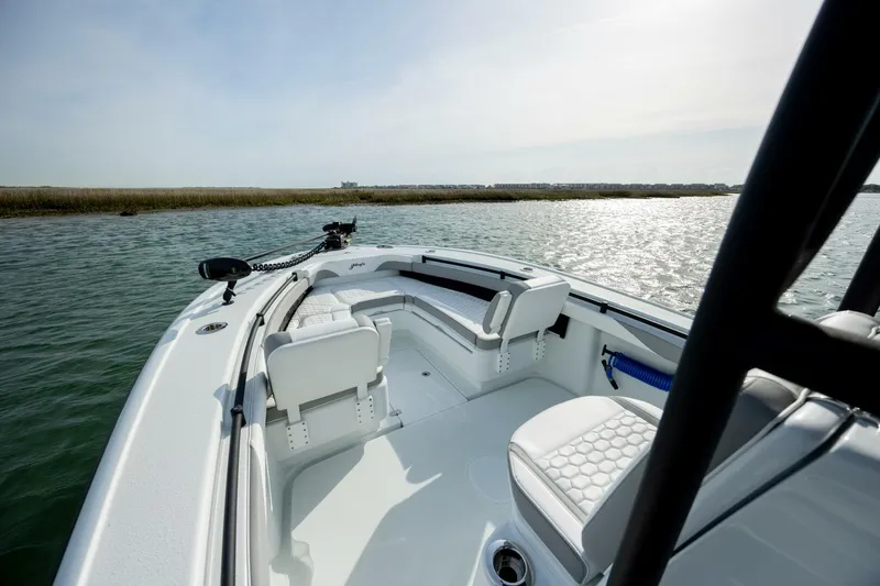 Slide: The Image of Yellowfin 26 Hybrid 2025 - 5186714