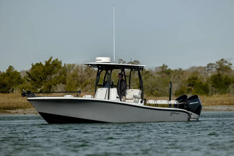 Slide: The Image of Yellowfin 26 Hybrid 2025 - 5186701