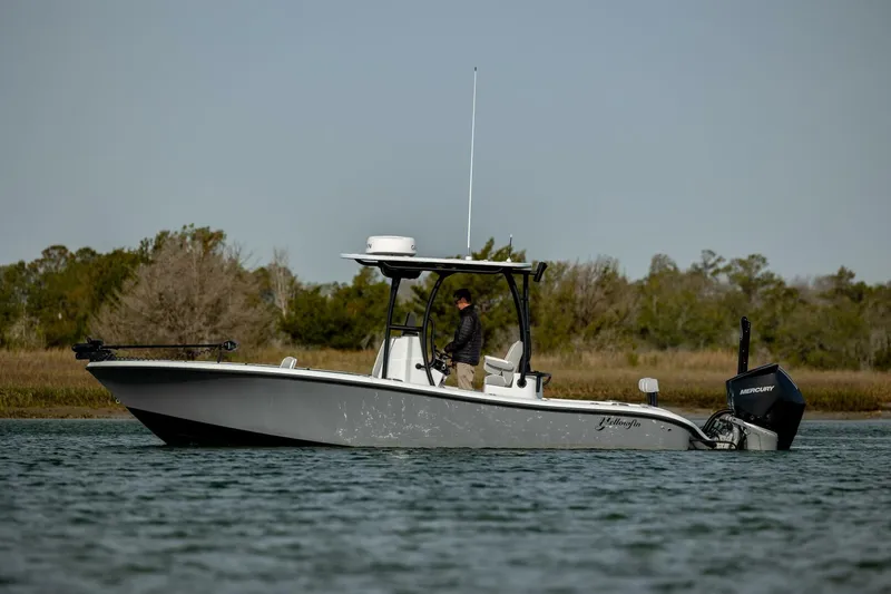 Slide: The Image of Yellowfin 26 Hybrid 2025 - 5186702