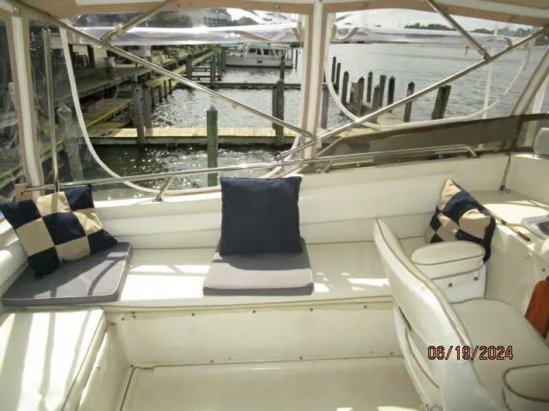 Slide: The Image of 40' Mainship flybridge port - 4462848