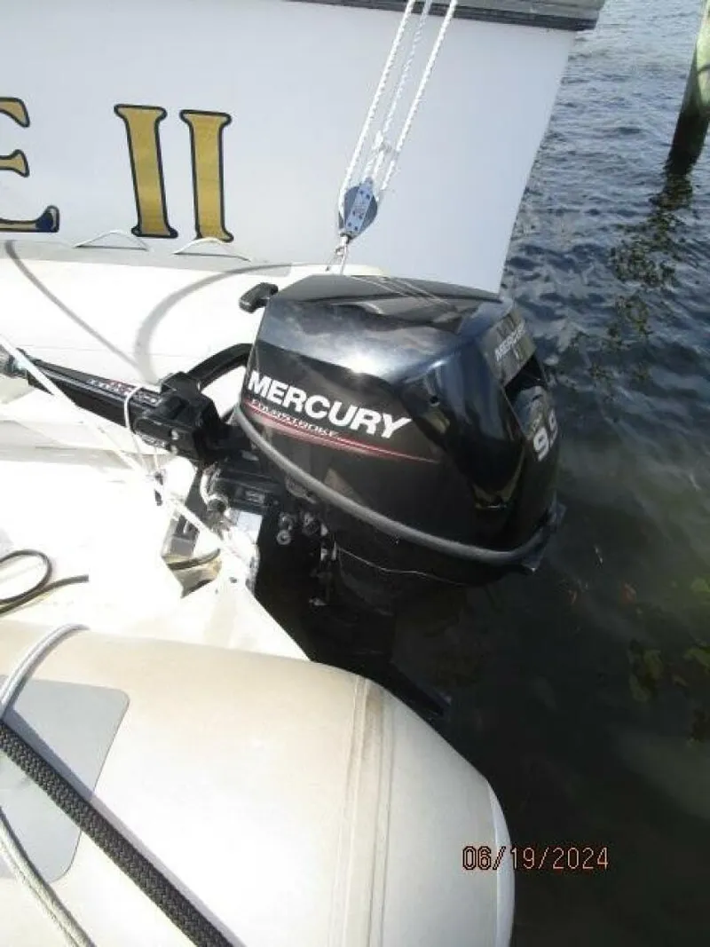 Slide: The Image of 40' Mainship tender outboard - 4462902