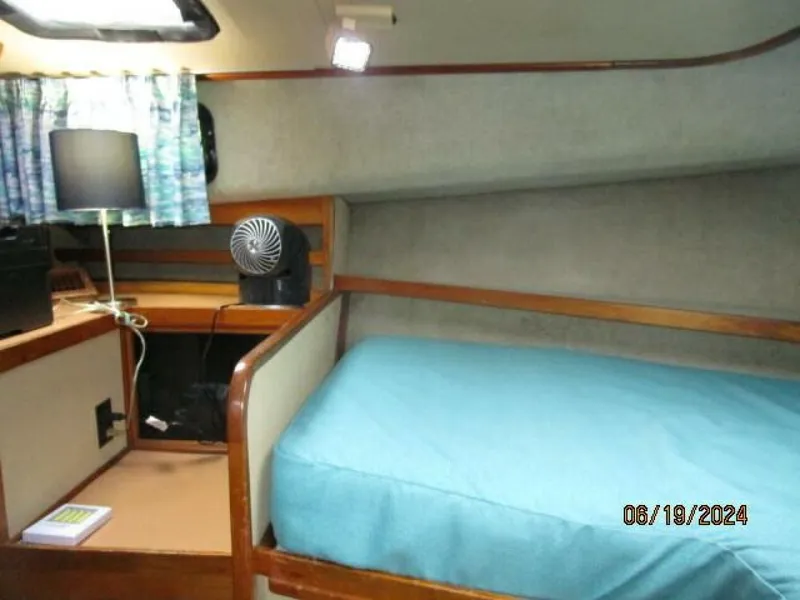Slide: The Image of 40' Mainship guest stateroom port - 4462861