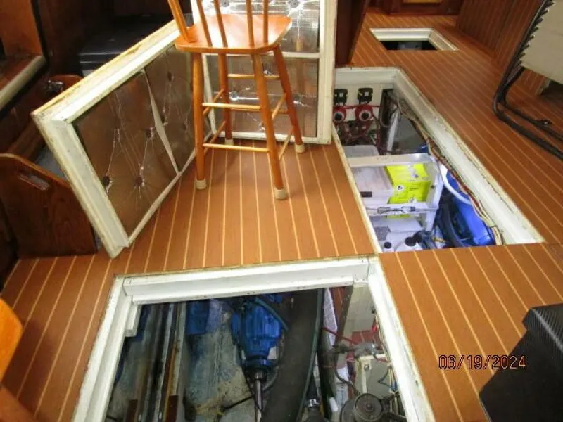 Slide: The Image of 40' Mainship engine room access - 4462842