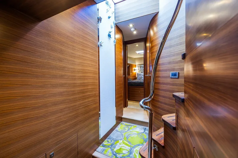 Slide: The Image of Foyer 3 - 4463958