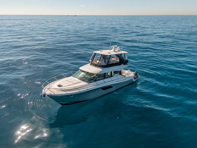 Slide: The Image of Tiara F53 Flybridge 2017 - 5118352