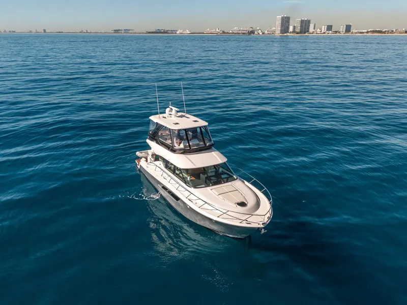 Slide: The Image of Tiara F53 Flybridge 2017 - 5118351