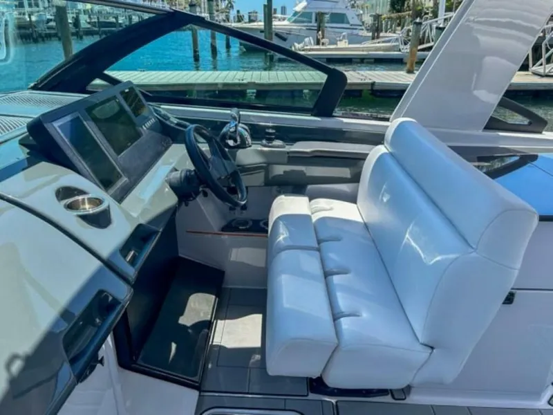 Slide: The Image of Aviara AV32 OB 2020 - 4467420