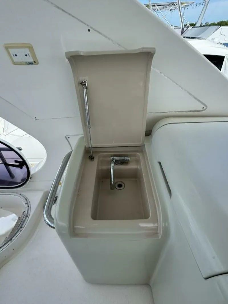 Slide: The Image of Azimut 64 Fly 2013 - 4498288