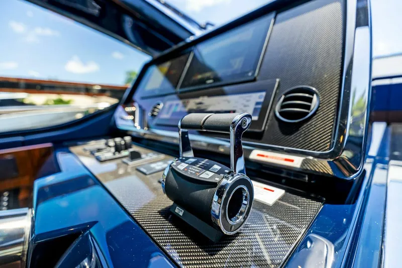 Slide: The Image of Riva 66 Ribelle 2020 - 4471277