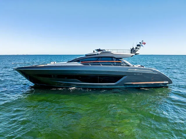 Slide: The Image of Riva 66 Ribelle 2020 - 70