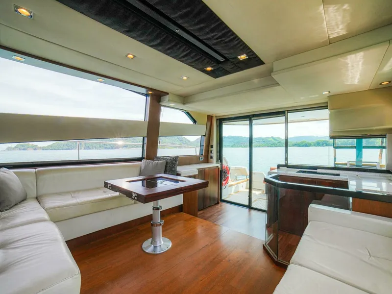 Slide: The Image of 50  Fairline 2014 Cruiser "YOLO" - Salon - 6434856
