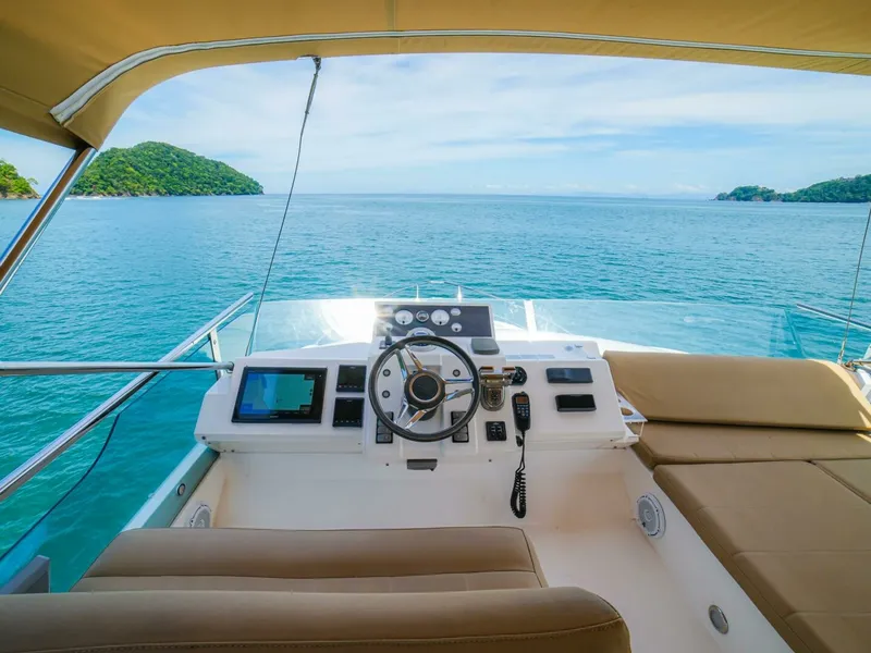 Slide: The Image of 50  Fairline 2014 Cruiser "YOLO" - Helm - 6434838