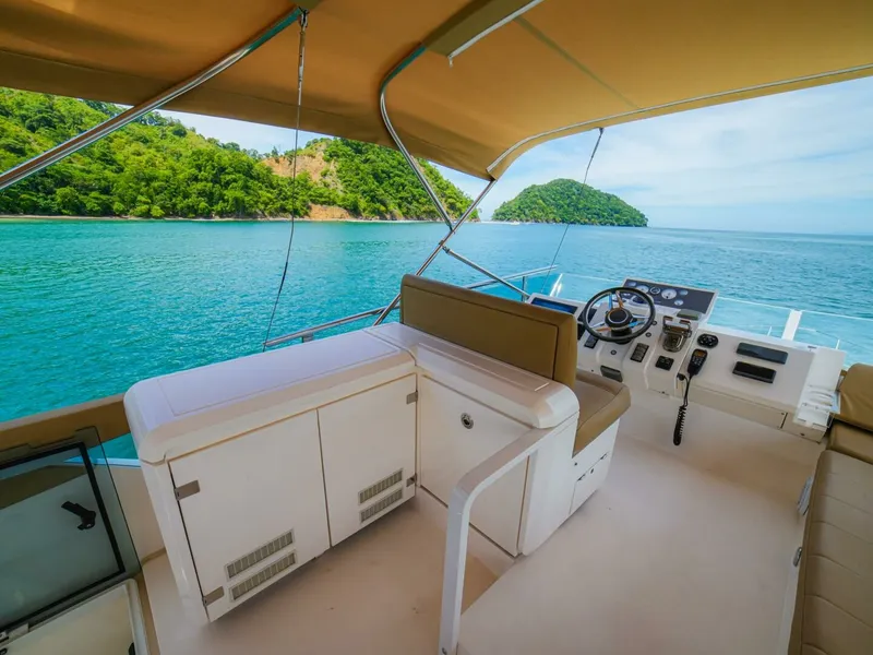 Slide: The Image of 50  Fairline 2014 Cruiser "YOLO" - Helm - 6434840