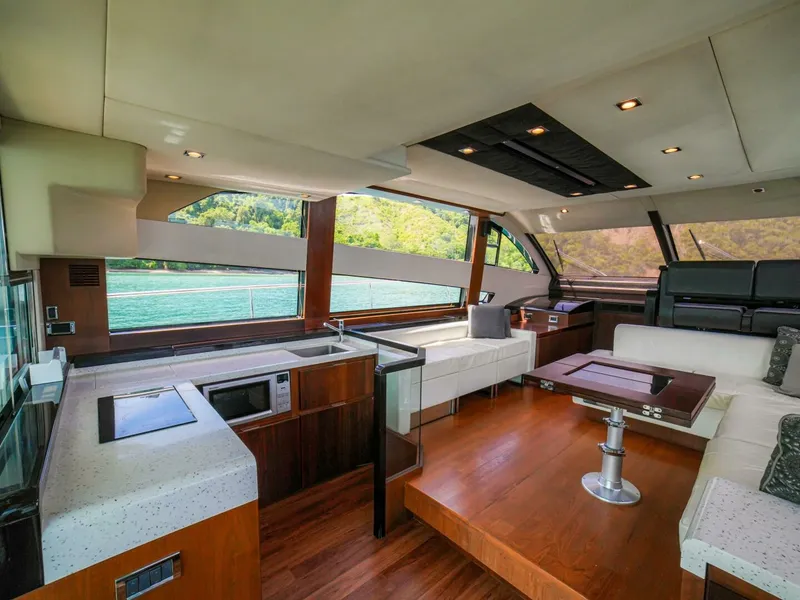 Slide: The Image of 50  Fairline 2014 Cruiser "YOLO" - Salon - 6434861