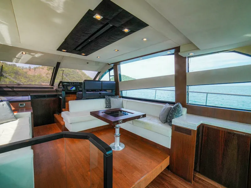 Slide: The Image of 50  Fairline 2014 Cruiser "YOLO" - Salon - 6434855